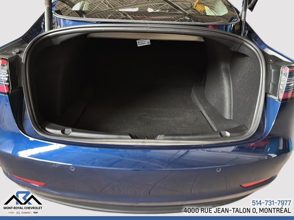 2022 Tesla Model 3 Standard range in Montréal, Quebec - 25 - w1024h768px