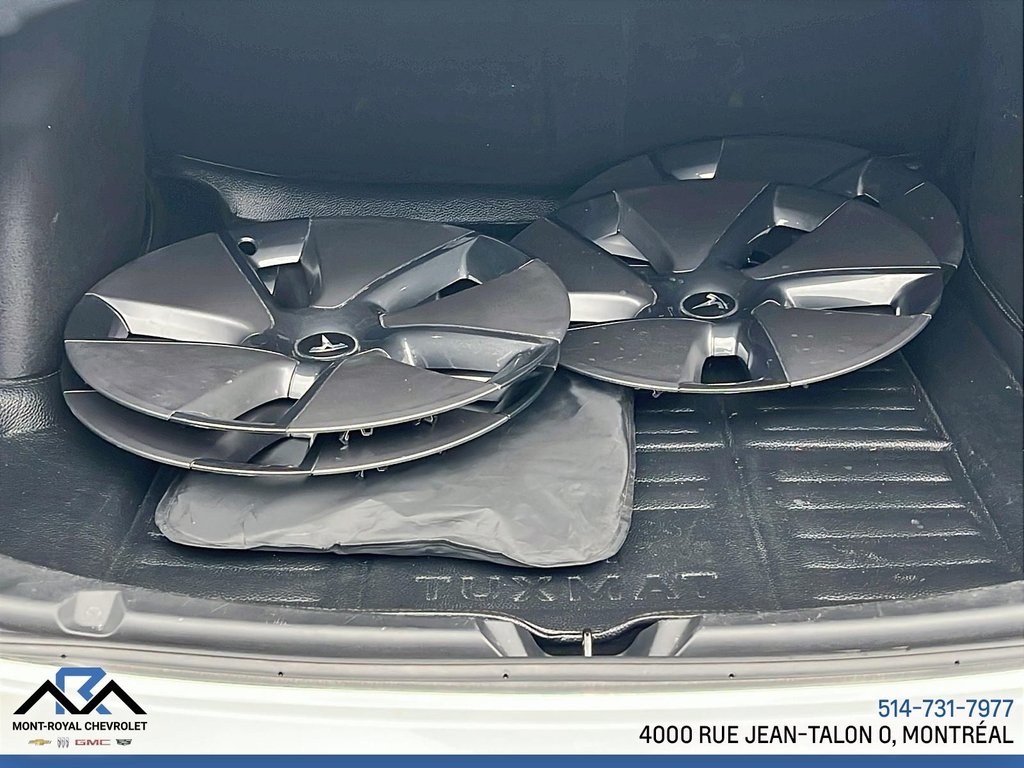 2023 Tesla Model 3 in Montreal, Quebec - 17 - w1024h768px
