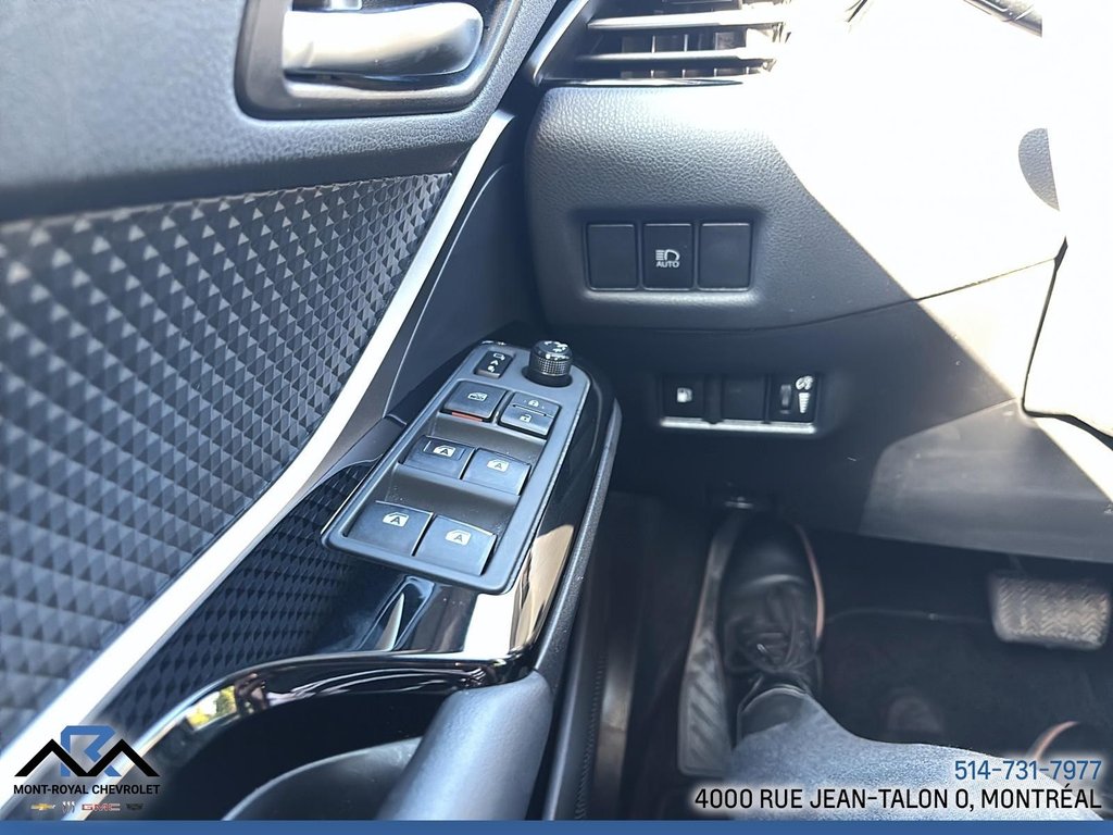 Toyota C-HR XLE Premium 2019 à Montréal, Québec - 17 - w1024h768px