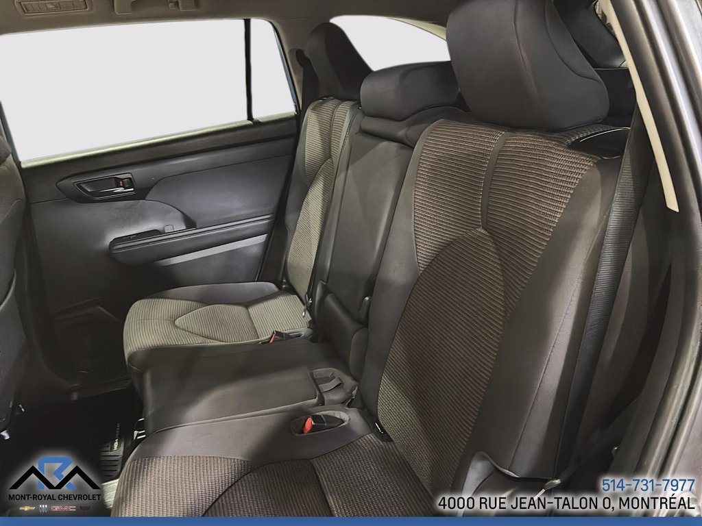 Toyota Highlander  2023 à Montréal, Québec - 17 - w1024h768px
