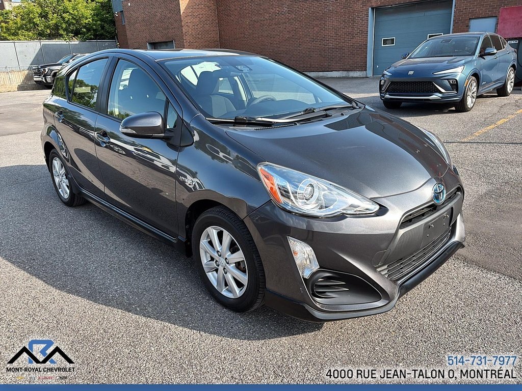 2017 Toyota Prius C in Montreal, Quebec - 8 - w1024h768px