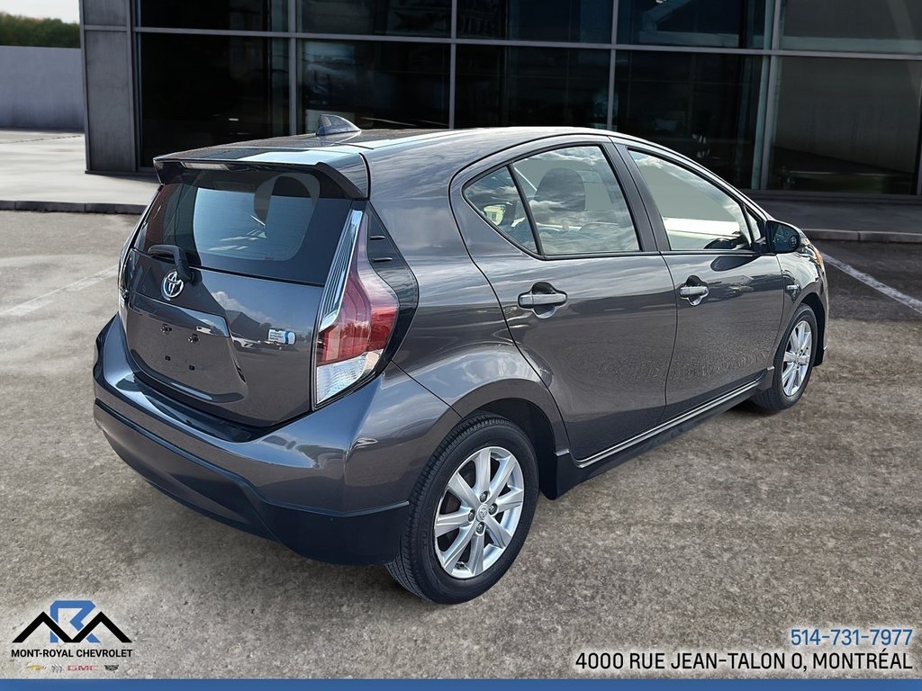 2017 Toyota Prius C in Montreal, Quebec - 6 - w1024h768px