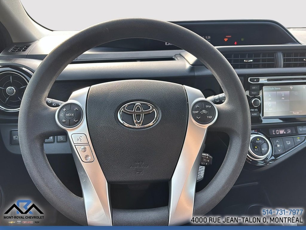 2017 Toyota Prius C in Montreal, Quebec - 12 - w1024h768px