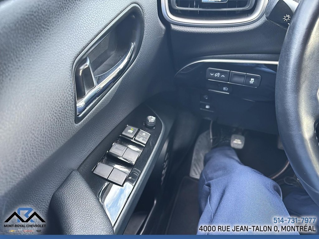 Toyota PRIUS PRIME  2021 à Montréal, Québec - 16 - w1024h768px