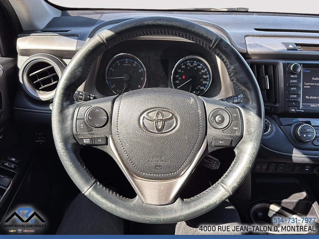 2016 Toyota RAV4 Limited in Montréal, Quebec - 18 - w1024h768px
