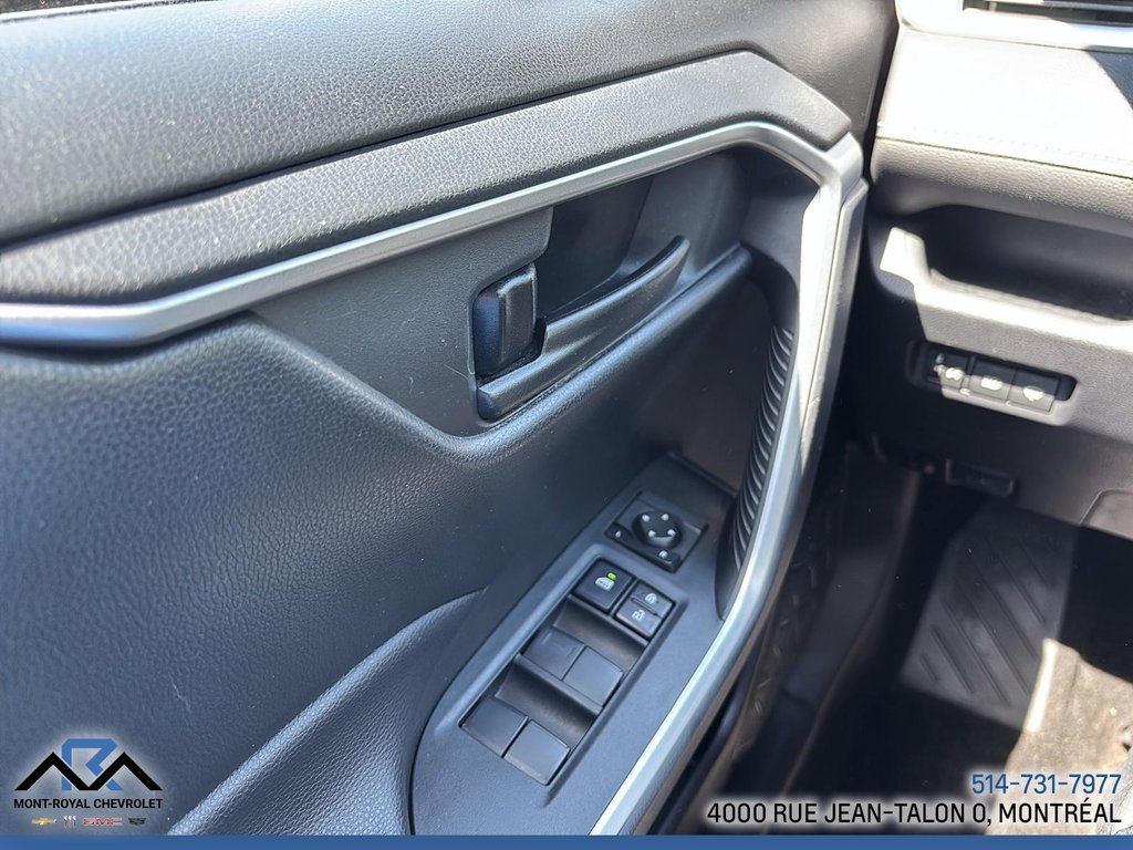 Toyota RAV4 LE 2020 à Montréal, Québec - 10 - w1024h768px