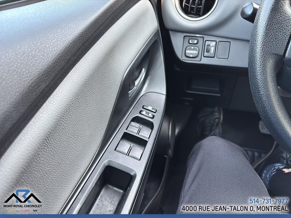 2016 Toyota Yaris LE in Montréal, Quebec - 13 - w1024h768px