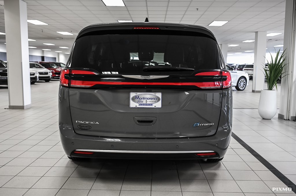 2023 Chrysler Pacifica Hybrid in Brossard, Quebec - 8 - w1024h768px