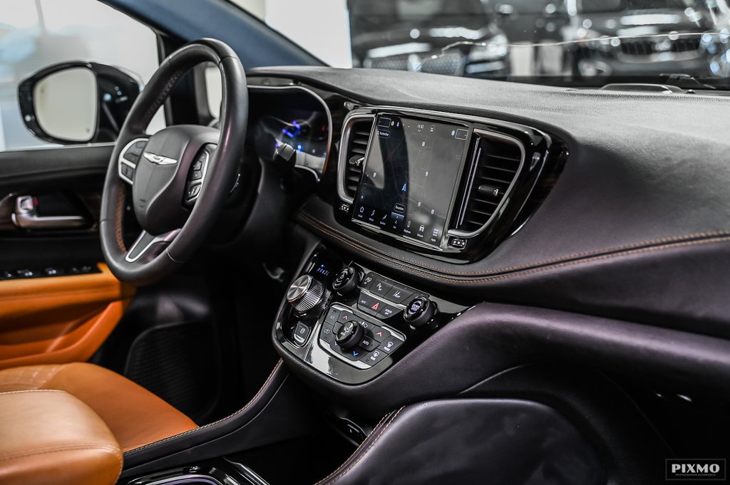 2023 Chrysler Pacifica Hybrid in Brossard, Quebec - 35 - w1024h768px