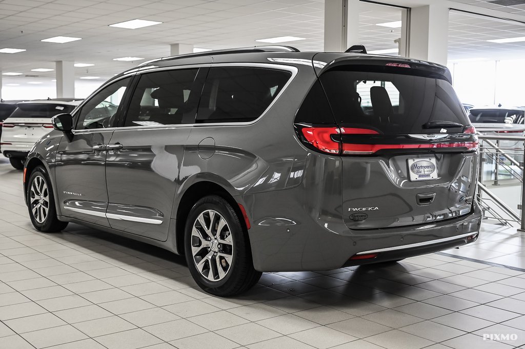 2023 Chrysler Pacifica Hybrid in Brossard, Quebec - 10 - w1024h768px