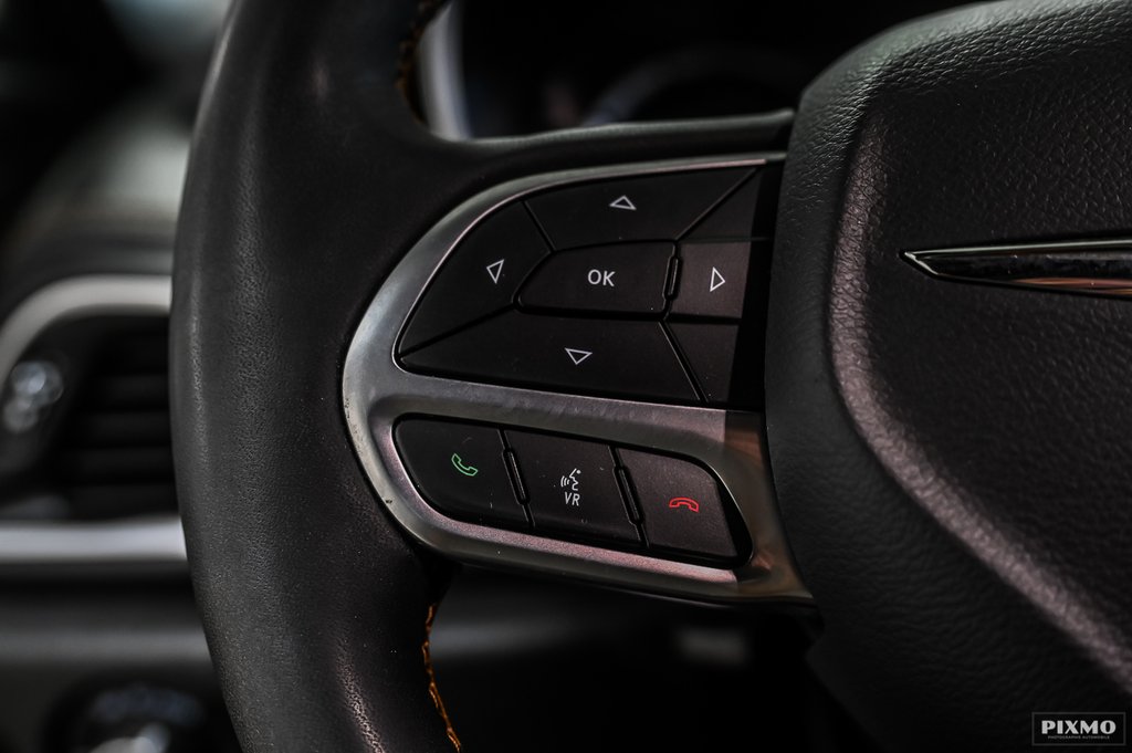 2023 Chrysler Pacifica Hybrid in Brossard, Quebec - 24 - w1024h768px