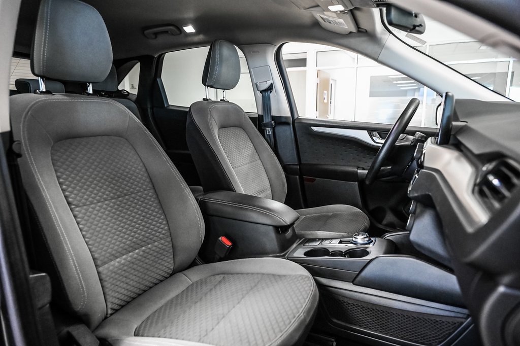 2020 Ford Escape SE AWD | CRUISE ADAPT. | SIEGES CHAUF. | CARPLAY | in Brossard, Quebec - 37 - w1024h768px