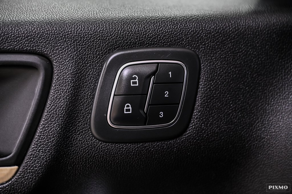 2021 Ford Escape Titanium Plug-In Hybrid | PREMIUM PACK | TOIT PANO in Brossard, Quebec - 22 - w1024h768px