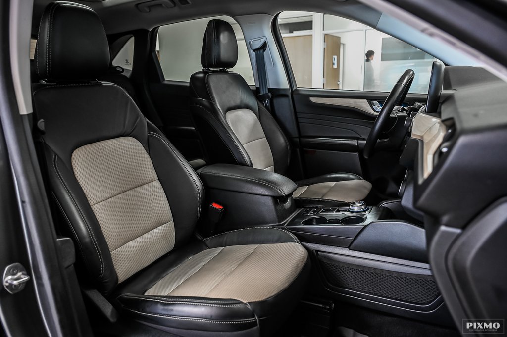 2021 Ford Escape Titanium Plug-In Hybrid | PREMIUM PACK | TOIT PANO in Brossard, Quebec - 40 - w1024h768px