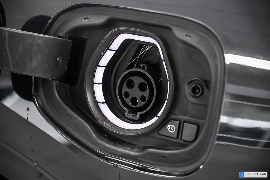 2021 Ford Escape in Brossard, Quebec - 16 - w1024h768px