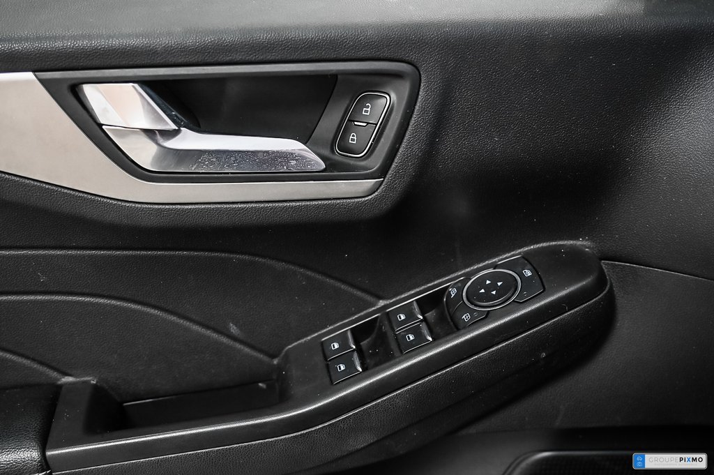2021 Ford Escape in Brossard, Quebec - 23 - w1024h768px