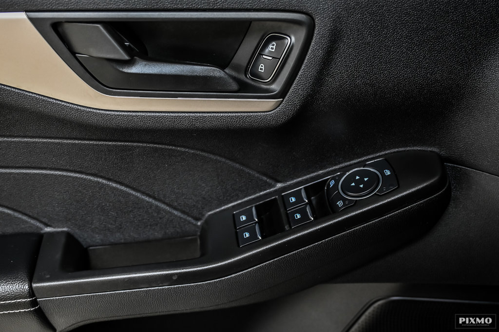 2022 Ford Escape in Brossard, Quebec - 19 - w1024h768px