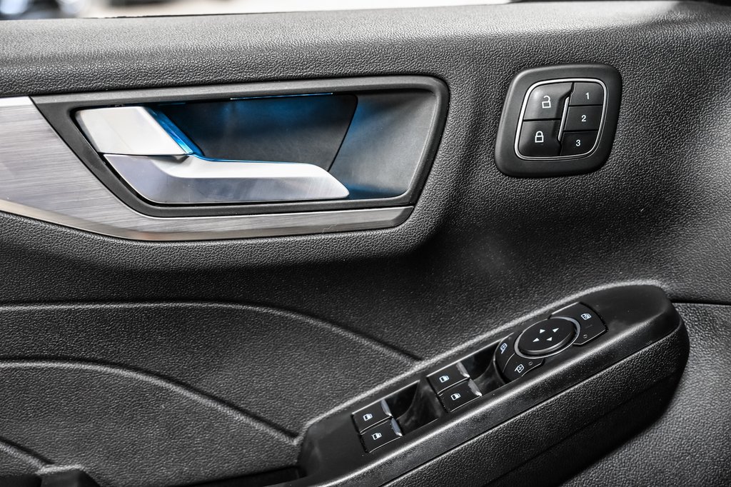 2022 Ford Escape Titanium | AWD | 2.0T | CUIR | CARPLAY | in Brossard, Quebec - 25 - w1024h768px