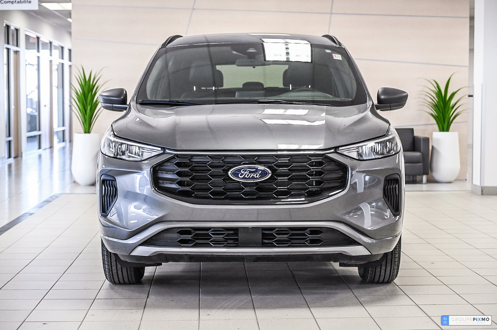2023 Ford Escape in Brossard, Quebec - 2 - w1024h768px