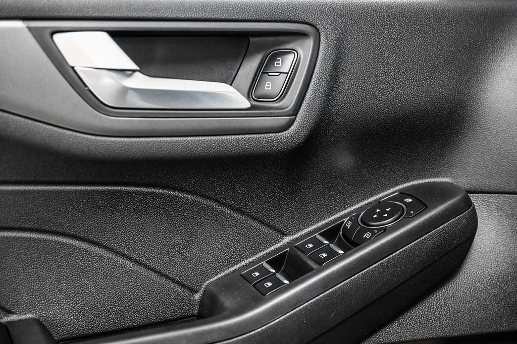 2023 Ford Escape in Brossard, Quebec - 17 - w1024h768px