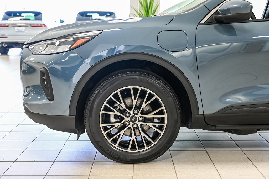 2023 Ford Escape in Brossard, Quebec - 9 - w1024h768px