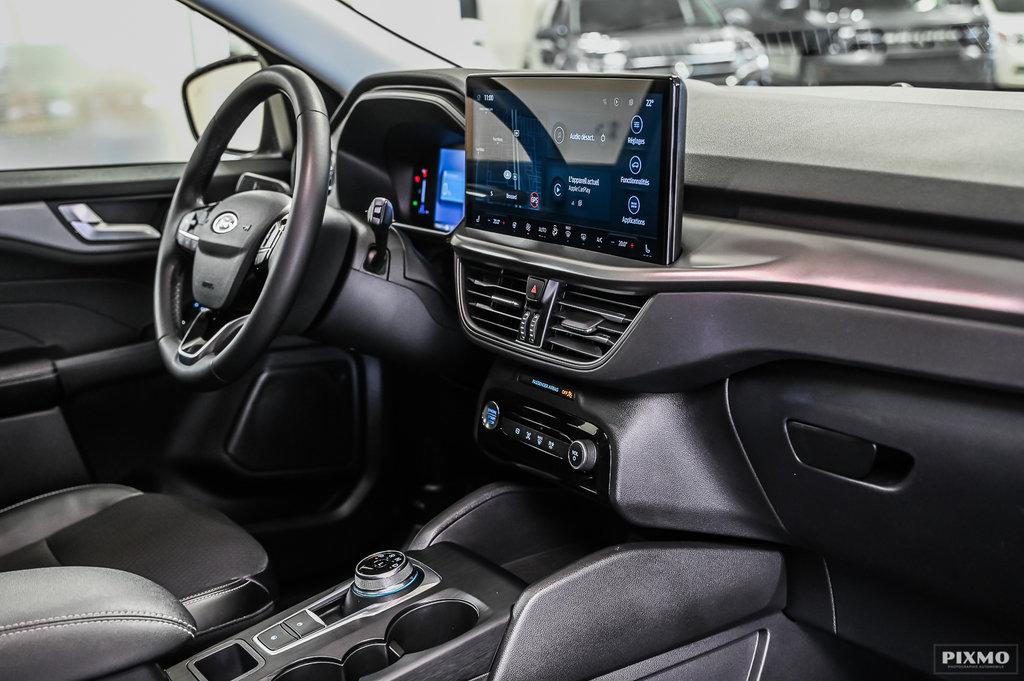 2023 Ford Escape PHEV  | TOIT PANO | CARPLAY | VOLANT CHAUFFANT | in Brossard, Quebec - 32 - w1024h768px
