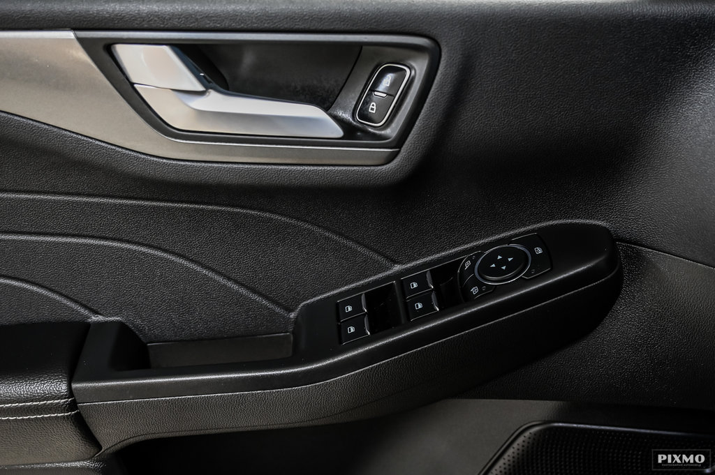 2023 Ford Escape PHEV  | TOIT PANO | CARPLAY | VOLANT CHAUFFANT | in Brossard, Quebec - 19 - w1024h768px