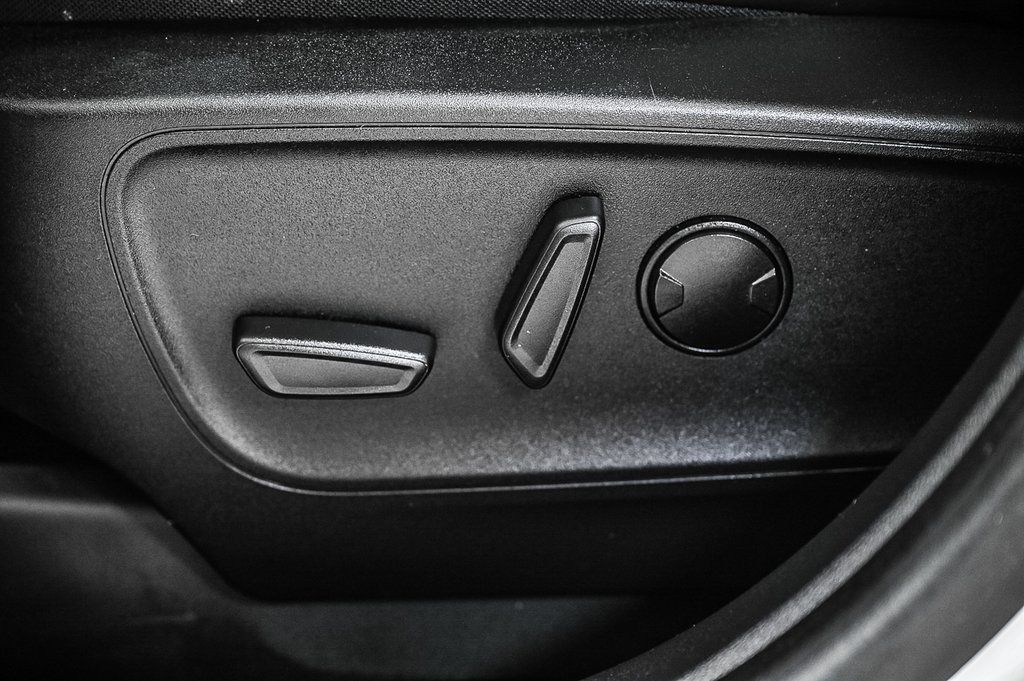 2023 Ford Escape in Brossard, Quebec - 22 - w1024h768px