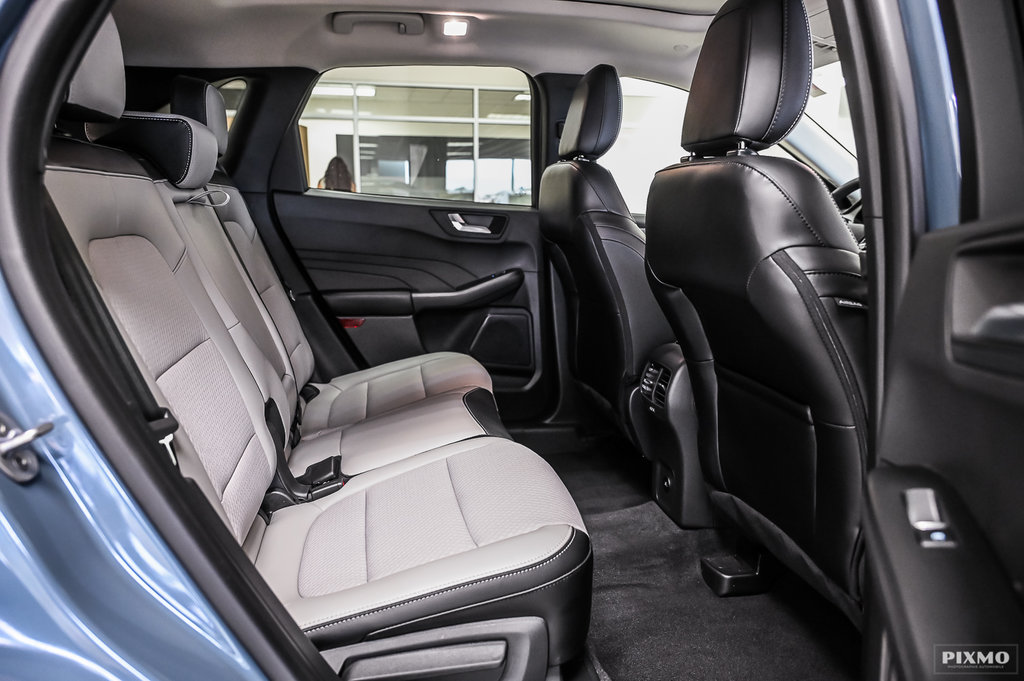 2024 Ford Escape PHEV | 60KM RANGE | TOIT PANO | ENS REMORQUAGE | in Brossard, Quebec - 29 - w1024h768px
