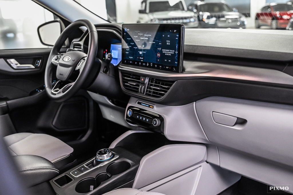 2024 Ford Escape PHEV | 60KM RANGE | TOIT PANO | ENS REMORQUAGE | in Brossard, Quebec - 35 - w1024h768px