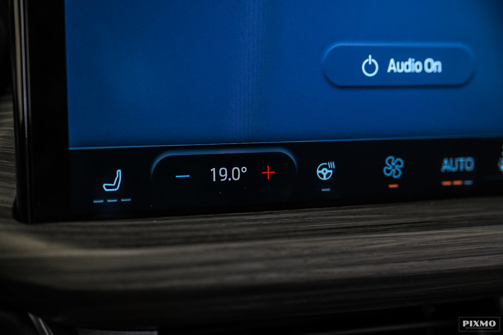 2025 Ford Escape Platinum | AWD | TOIT PANO | CARPLAY | ECRAN 13.2P in Brossard, Quebec - 27 - w1024h768px
