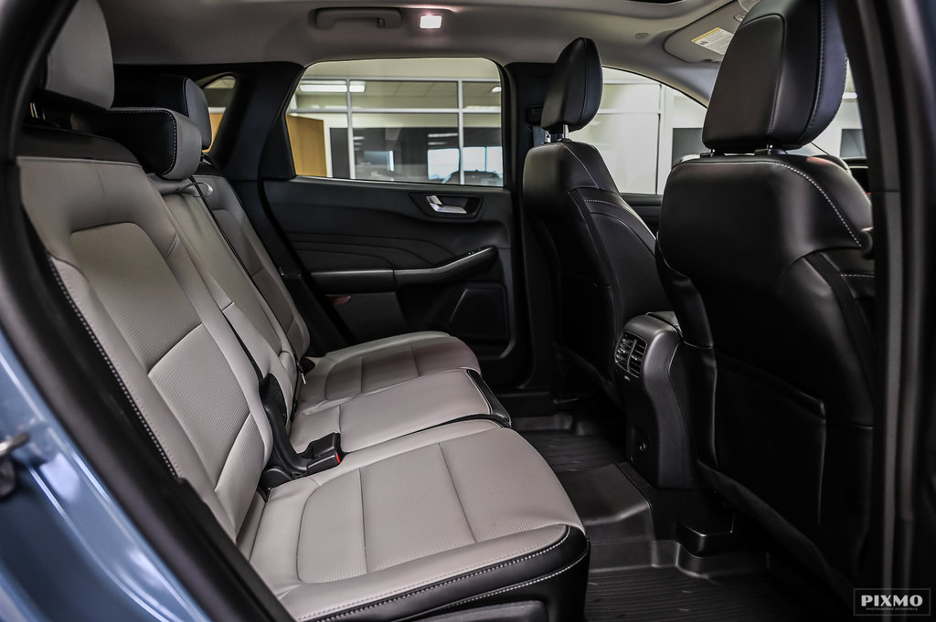 2025 Ford Escape Platinum | AWD | TOIT PANO | CARPLAY | ECRAN 13.2P in Brossard, Quebec - 29 - w1024h768px