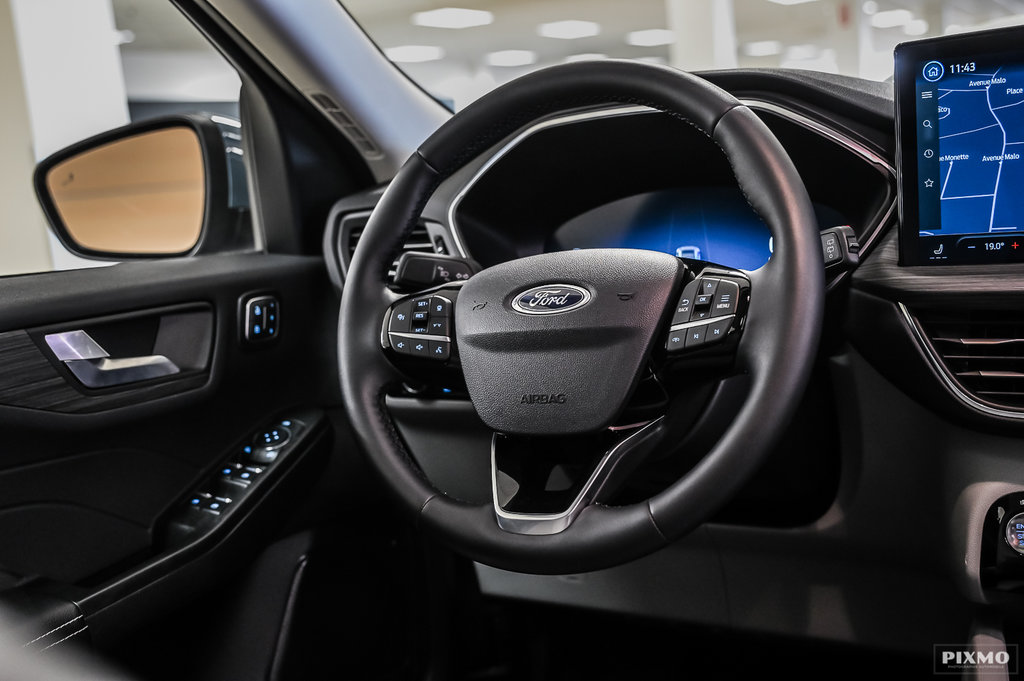 2025 Ford Escape Platinum | AWD | TOIT PANO | CARPLAY | ECRAN 13.2P in Brossard, Quebec - 31 - w1024h768px