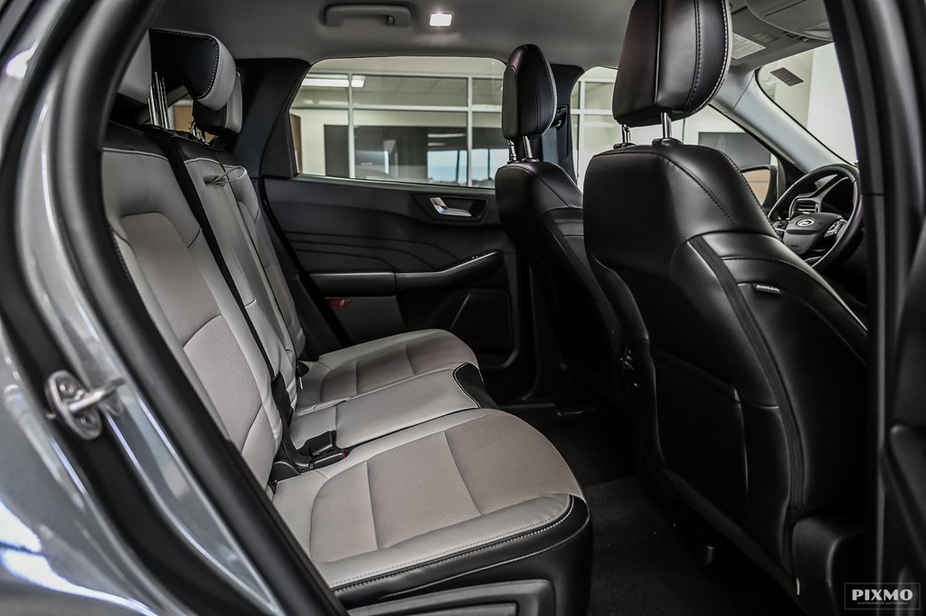 2025 Ford Escape in Brossard, Quebec - 30 - w1024h768px
