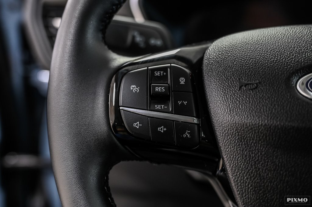 2025 Ford Escape in Brossard, Quebec - 24 - w1024h768px