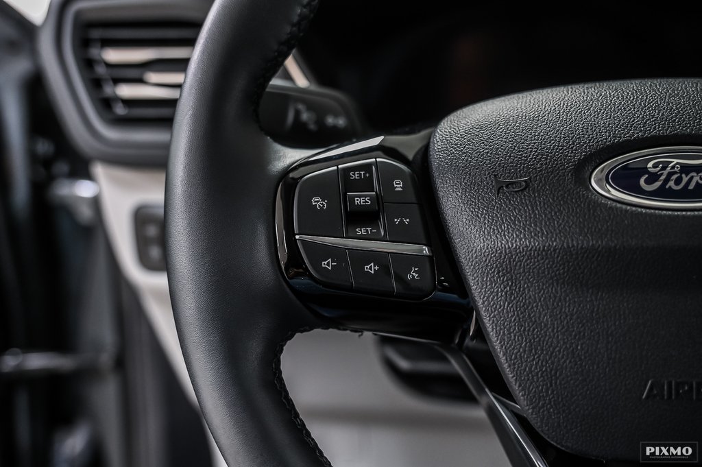 2025 Ford Escape in Brossard, Quebec - 16 - w1024h768px