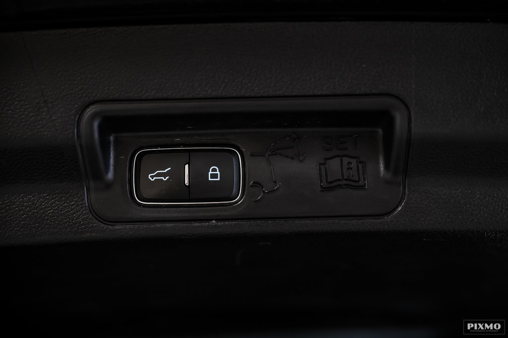 2022 Ford Explorer in Brossard, Quebec - 15 - w1024h768px