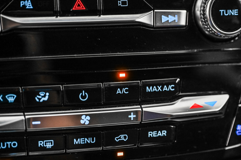 2023 Ford Explorer in Brossard, Quebec - 31 - w1024h768px