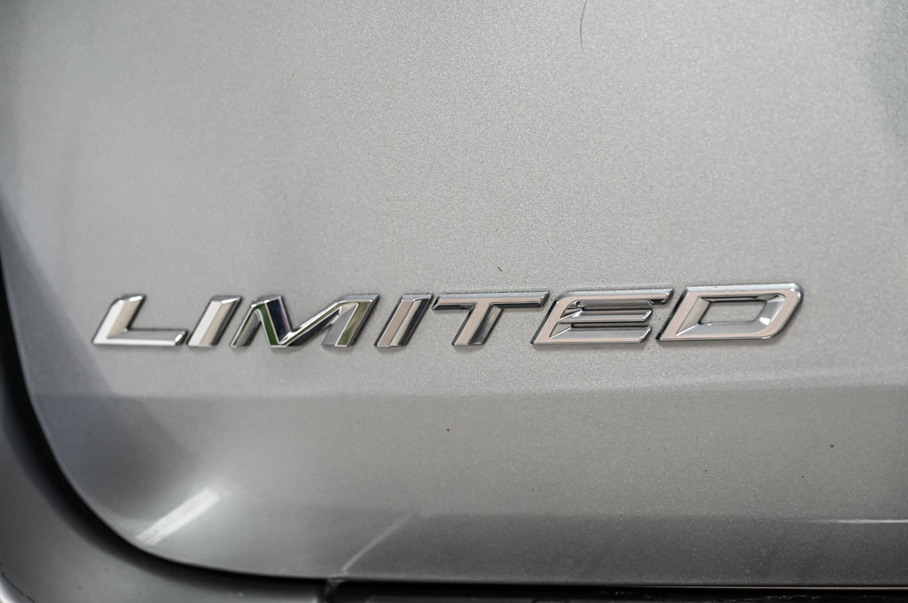 2023 Ford Explorer in Brossard, Quebec - 14 - w1024h768px