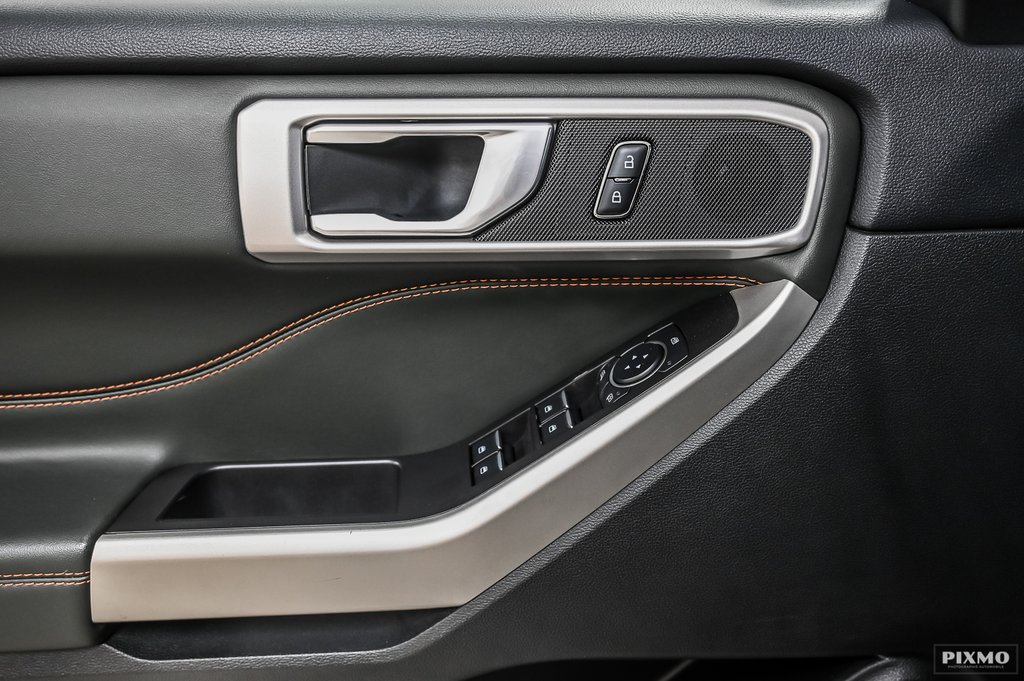 2023 Ford Explorer in Brossard, Quebec - 22 - w1024h768px