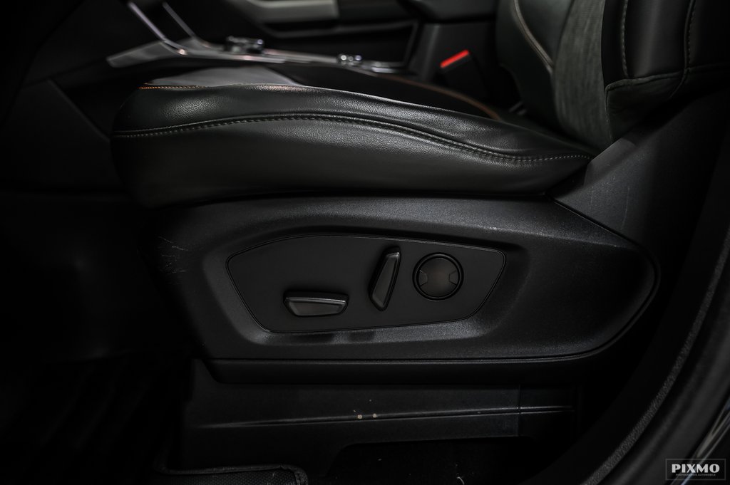 2023 Ford Explorer in Brossard, Quebec - 23 - w1024h768px