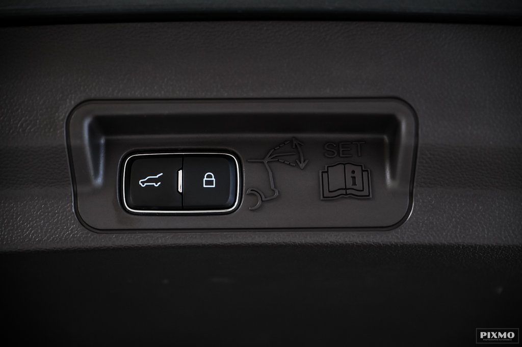 2023 Ford Explorer in Brossard, Quebec - 20 - w1024h768px