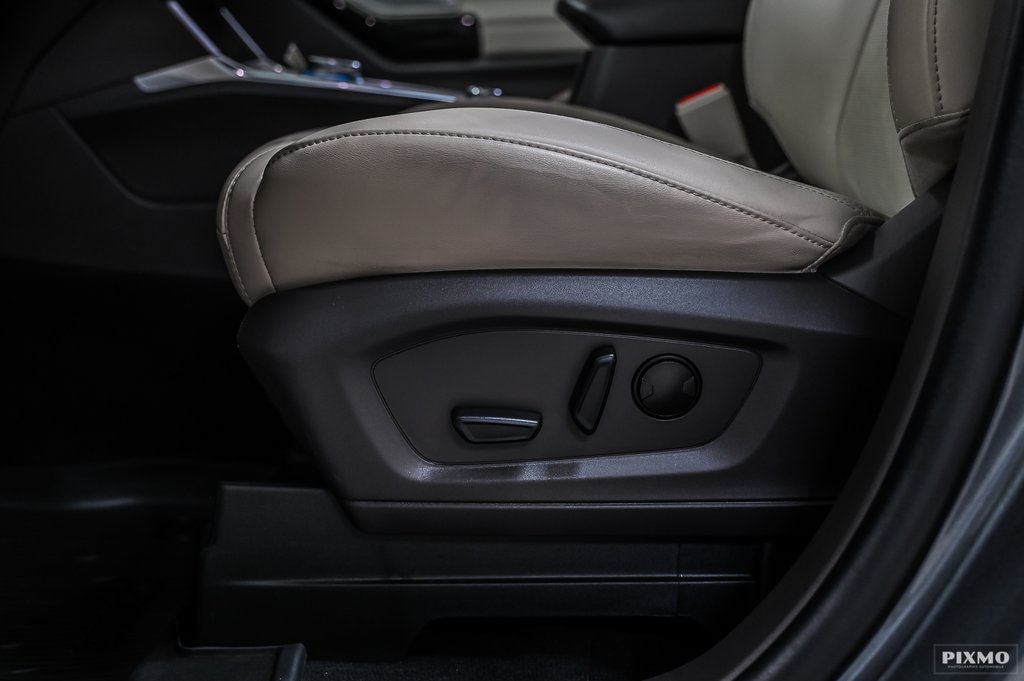2023 Ford Explorer in Brossard, Quebec - 24 - w1024h768px