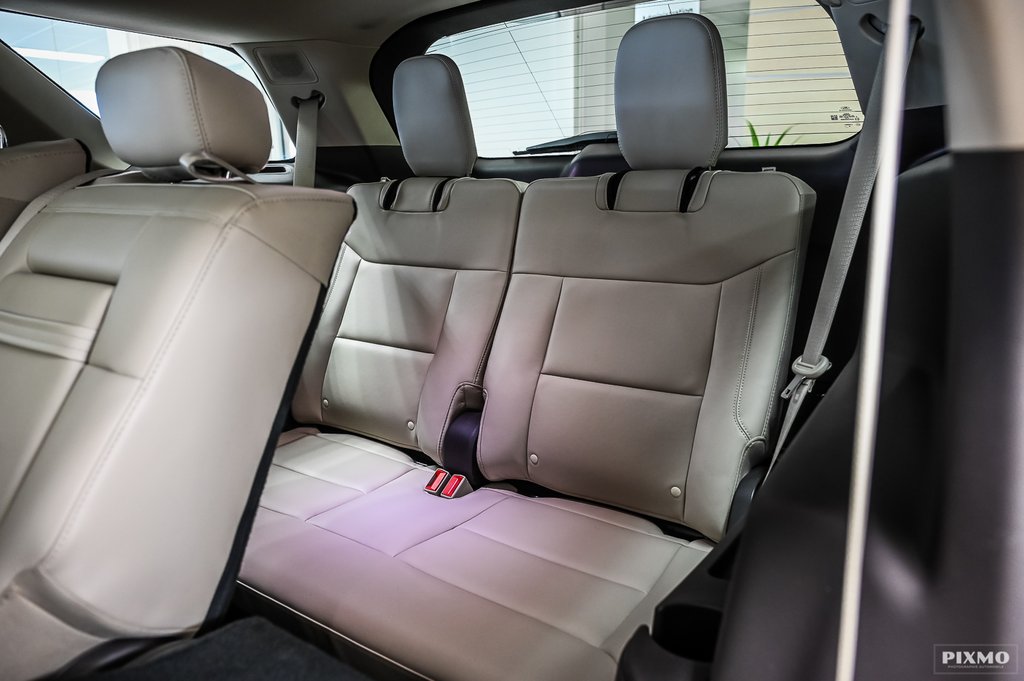 2023 Ford Explorer in Brossard, Quebec - 21 - w1024h768px