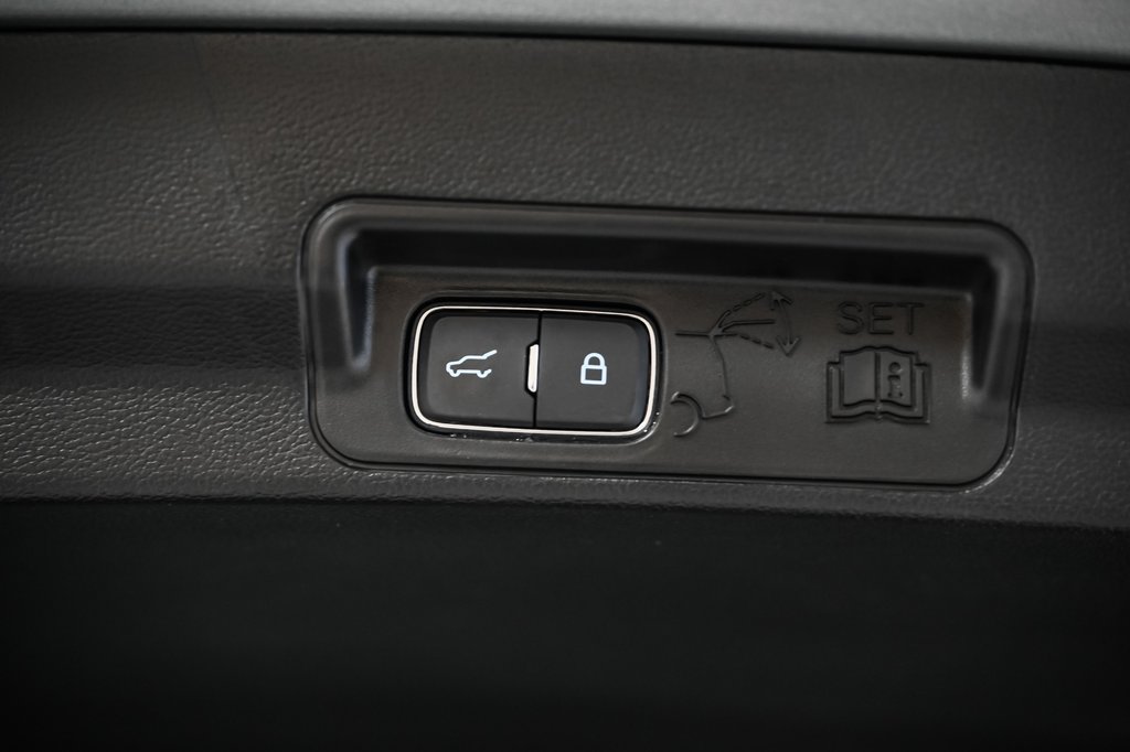 2024 Ford Explorer in Brossard, Quebec - 20 - w1024h768px