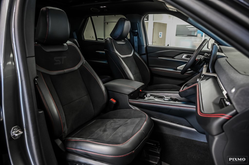 2025 Ford Explorer in Brossard, Quebec - 38 - w1024h768px