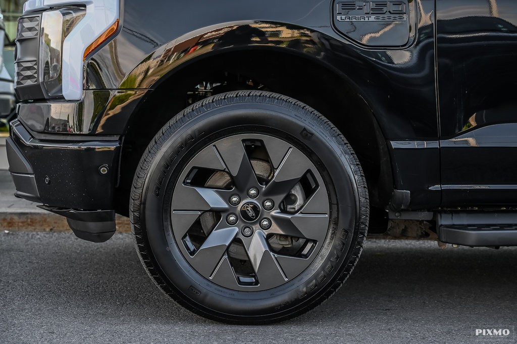 Ford F-150 Lightning  2022 à Brossard, Québec - 4 - w1024h768px