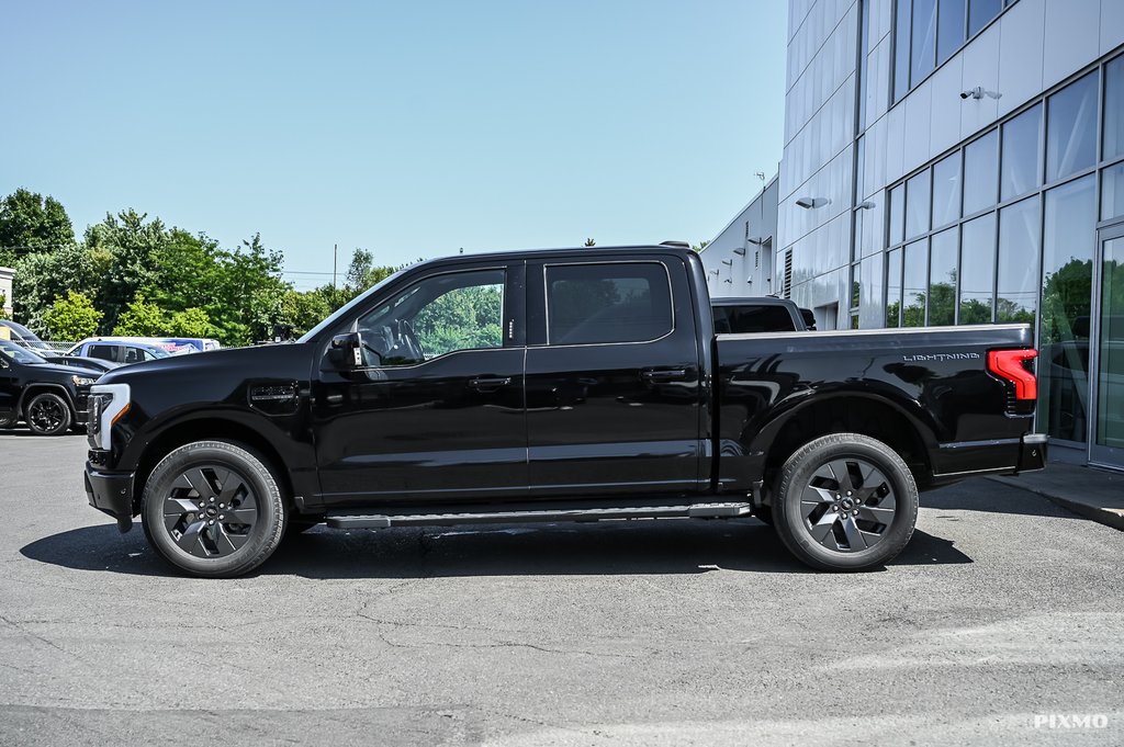 2022 Ford F-150 Lightning in Brossard, Quebec - 8 - w1024h768px