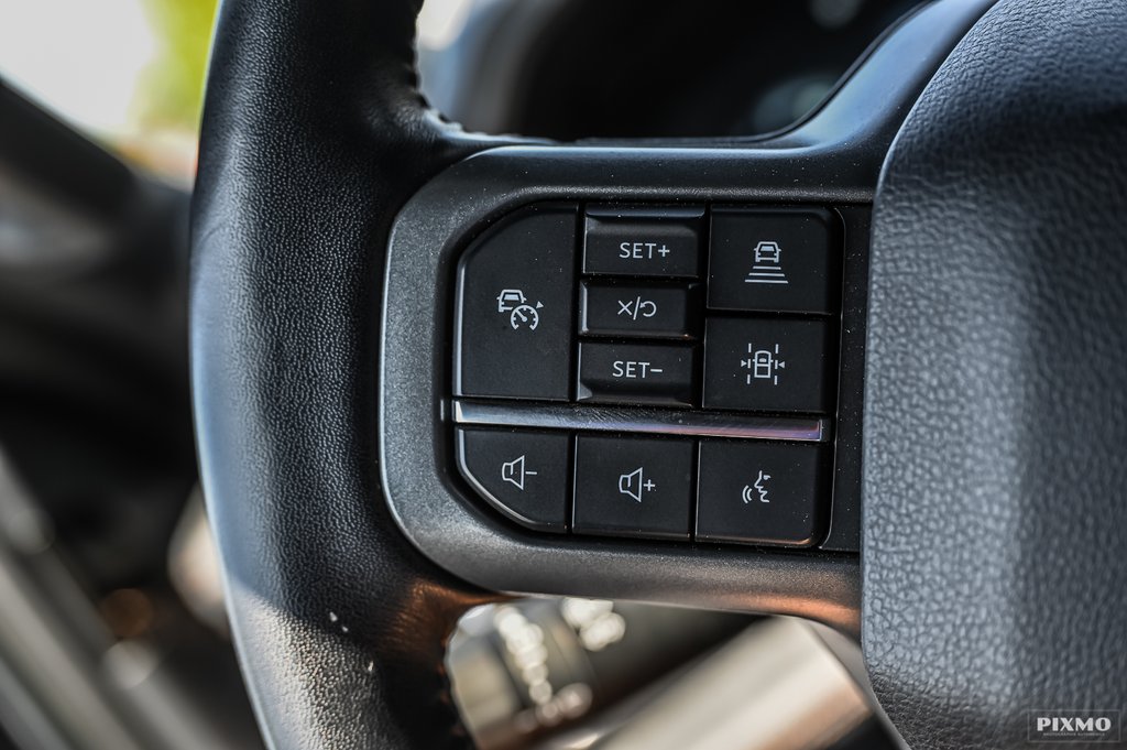 2022 Ford F-150 Lightning in Brossard, Quebec - 21 - w1024h768px