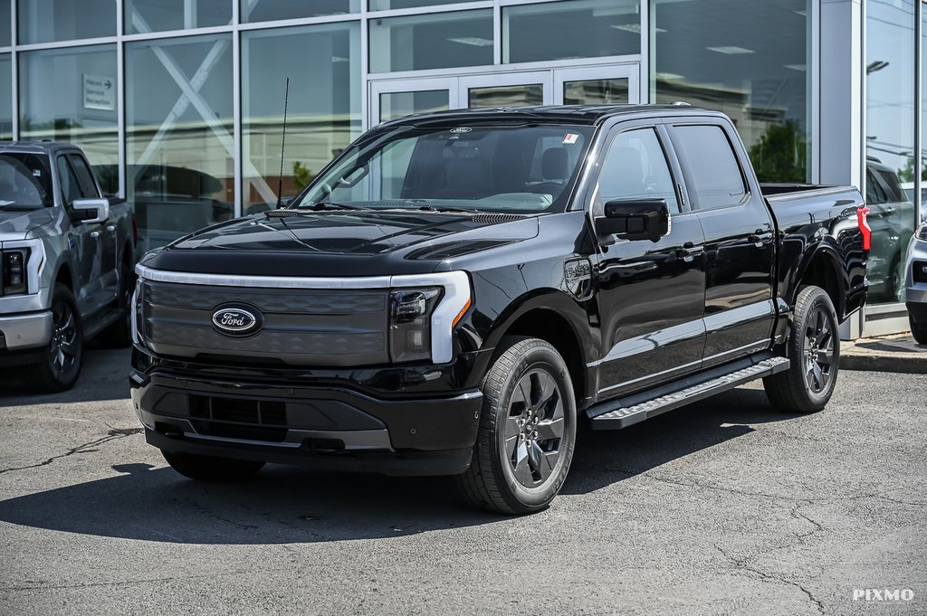 2022 Ford F-150 Lightning in Brossard, Quebec - 1 - w1024h768px
